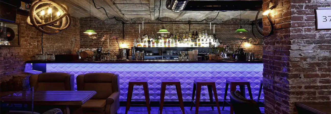 8 FABULOSOS TIPS PARA DISEÑAR UN BAR EN TU PATIO